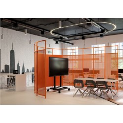 Vogel's RISE 5000 seeria motoriseeritud põrandakäru interaktiivsele ekraanile